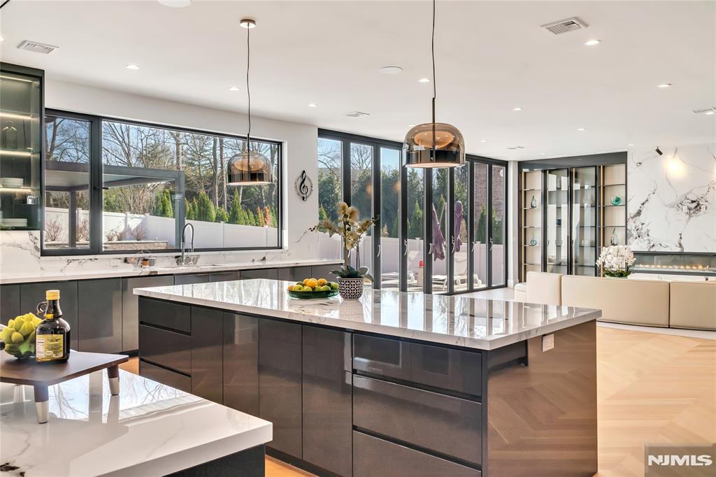 11 Roberts Road Englewood Cliffs, NJ 07632 - Photo 20 of 50