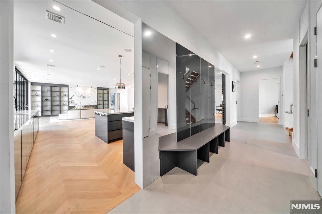 11 Roberts Road Englewood Cliffs, NJ 07632 - Photo 21 of 50