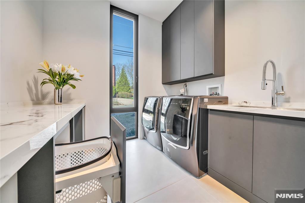 11 Roberts Road Englewood Cliffs, NJ 07632 - Photo 22 of 50