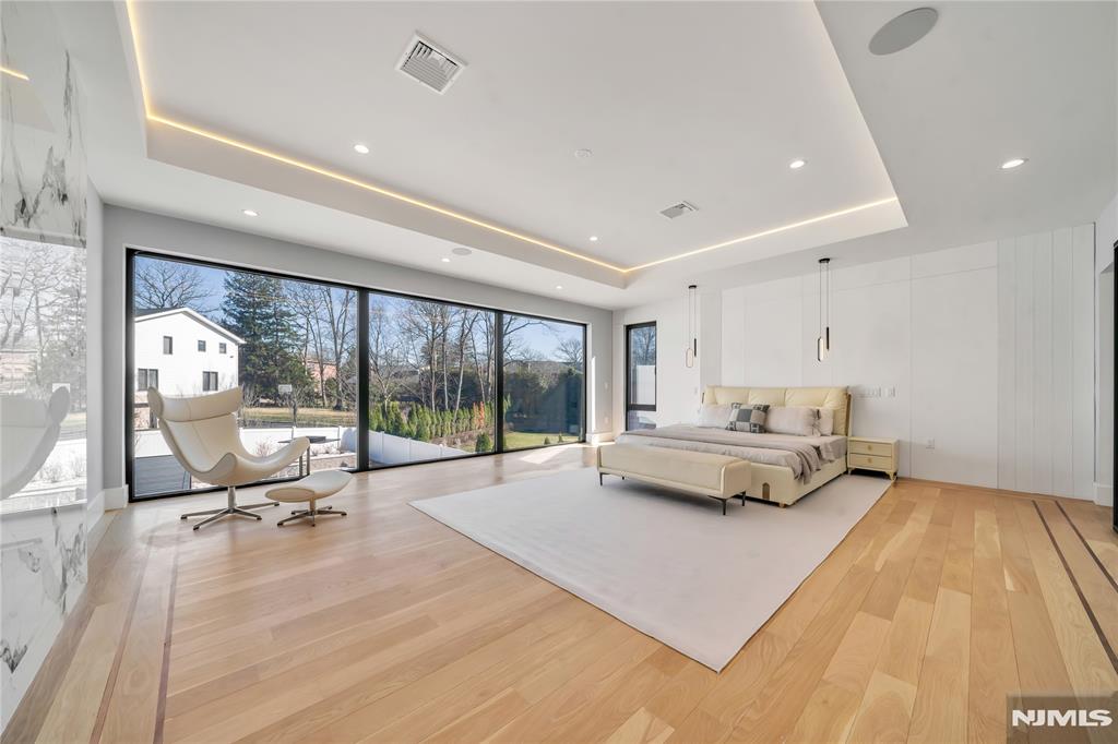 11 Roberts Road Englewood Cliffs, NJ 07632 - Photo 27 of 50