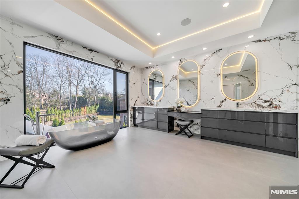 11 Roberts Road Englewood Cliffs, NJ 07632 - Photo 28 of 50