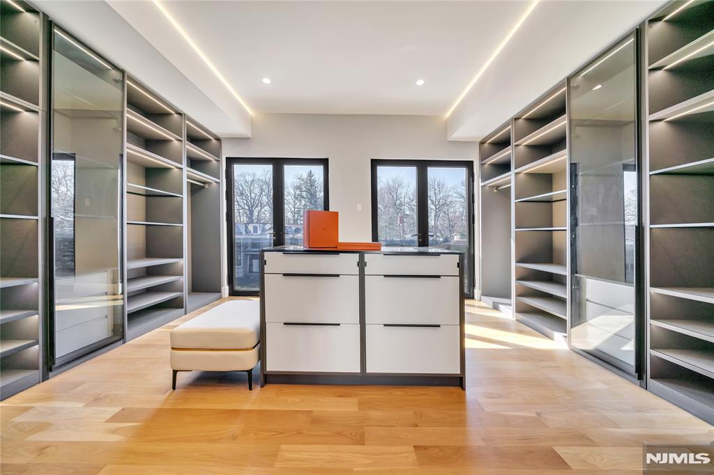 11 Roberts Road Englewood Cliffs, NJ 07632 - Photo 30 of 50