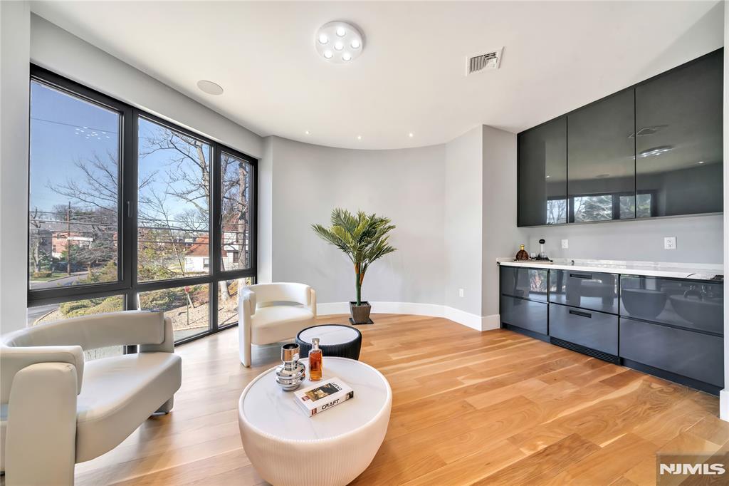 11 Roberts Road Englewood Cliffs, NJ 07632 - Photo 31 of 50