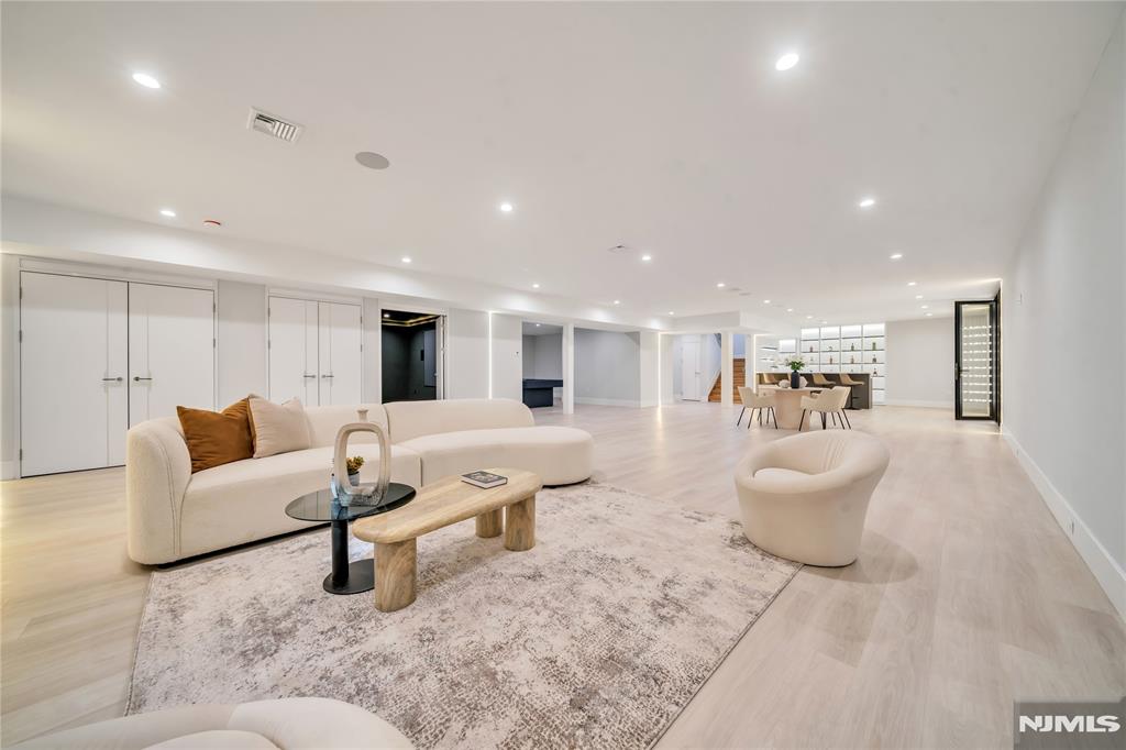 11 Roberts Road Englewood Cliffs, NJ 07632 - Photo 36 of 50