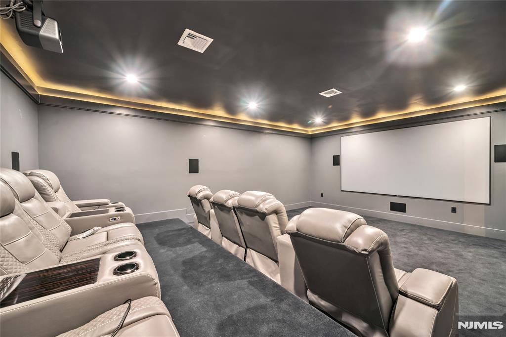 11 Roberts Road Englewood Cliffs, NJ 07632 - Photo 37 of 50