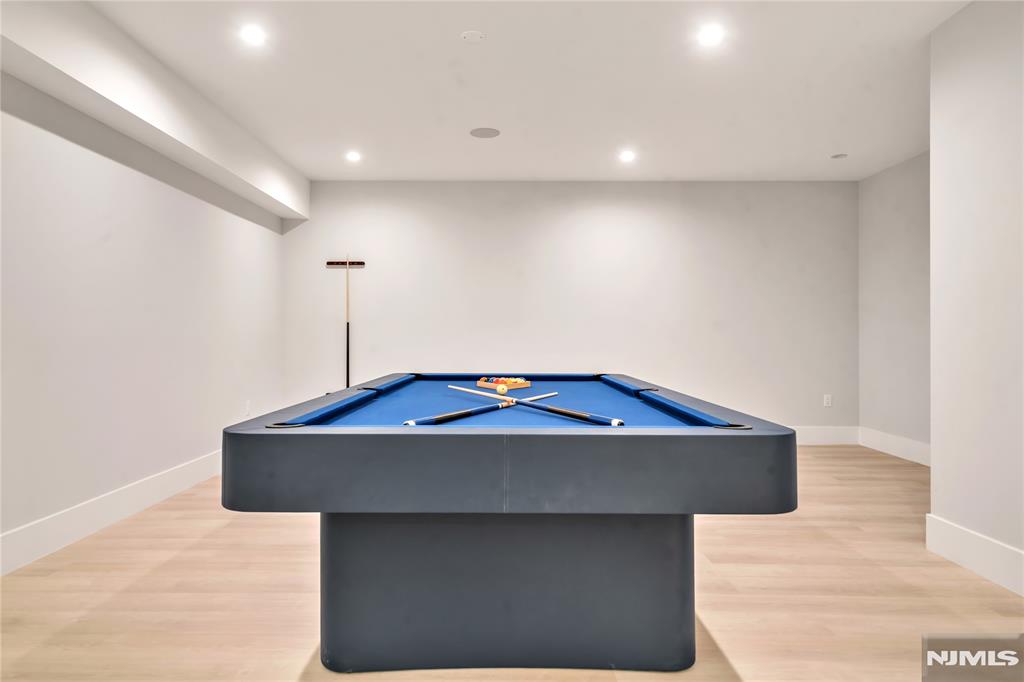 11 Roberts Road Englewood Cliffs, NJ 07632 - Photo 38 of 50