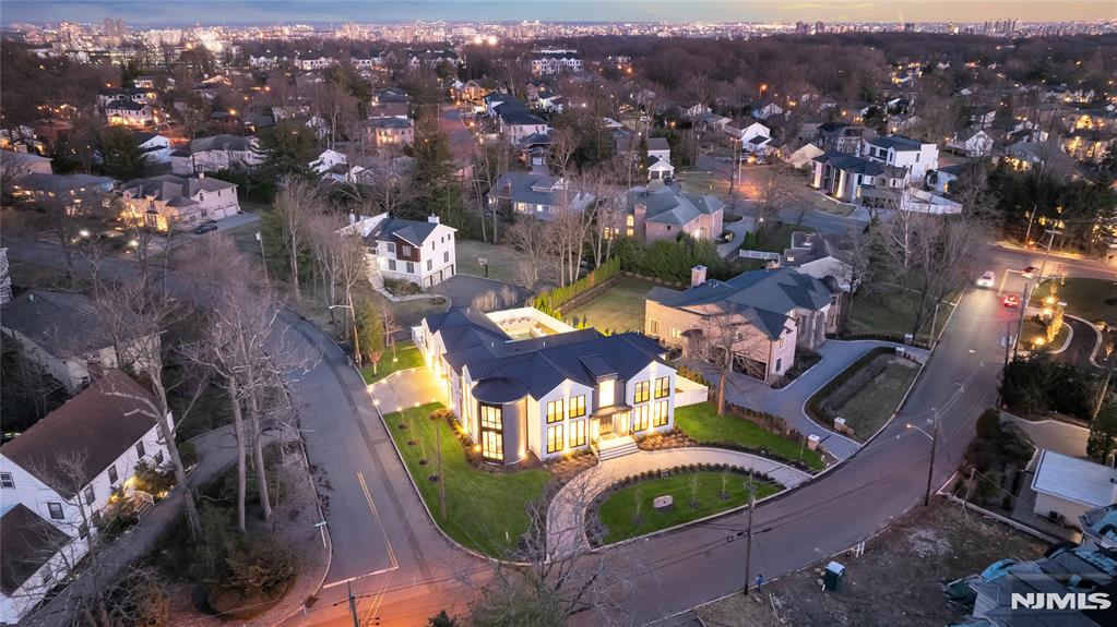 11 Roberts Road Englewood Cliffs, NJ 07632 - Photo 49 of 50