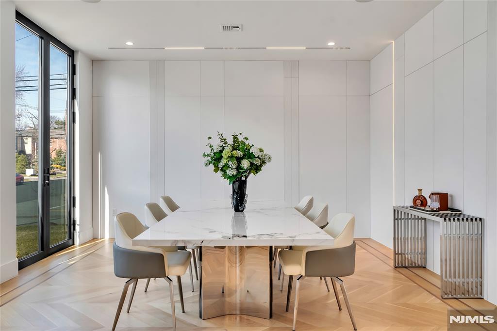 11 Roberts Road Englewood Cliffs, NJ 07632 - Photo 5 of 50