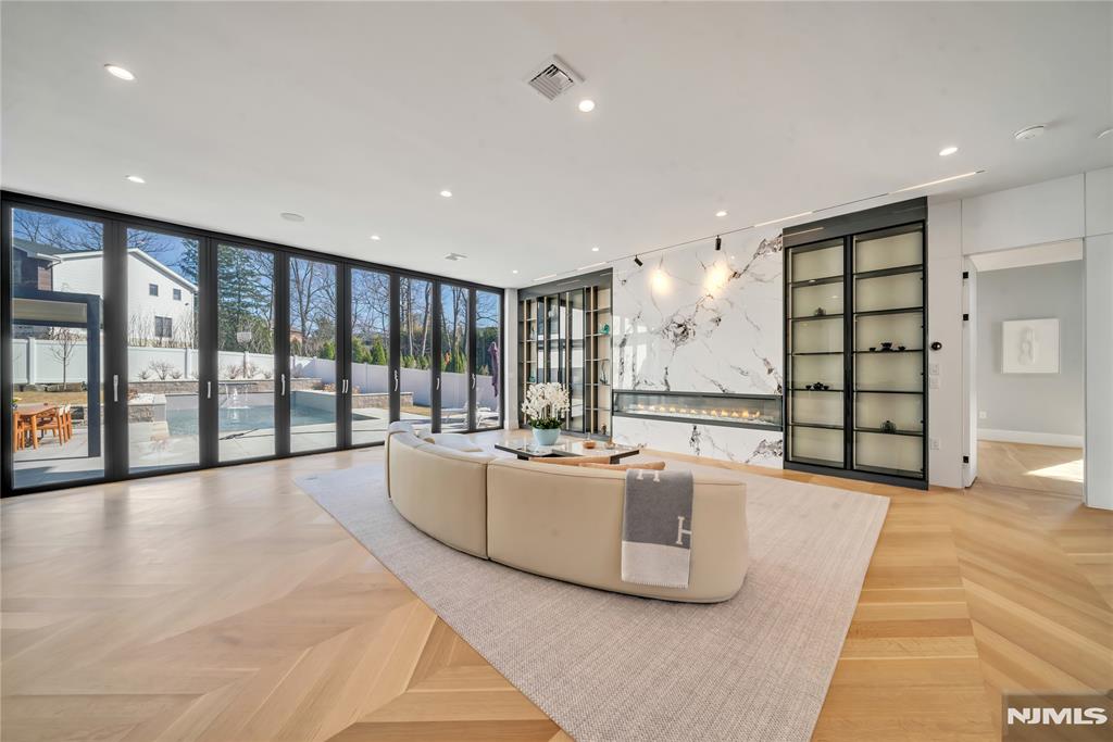 11 Roberts Road Englewood Cliffs, NJ 07632 - Photo 9 of 50