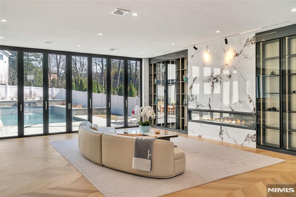 11 Roberts Road Englewood Cliffs, NJ 07632 - Photo 10 of 50