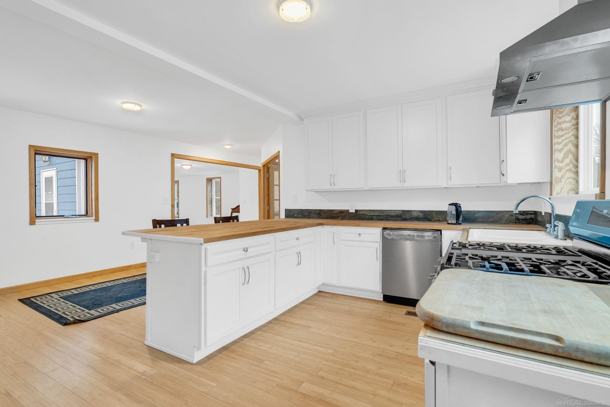 4358 Lakeshore Road Lexington, MI 48450 - Photo 16 of 68