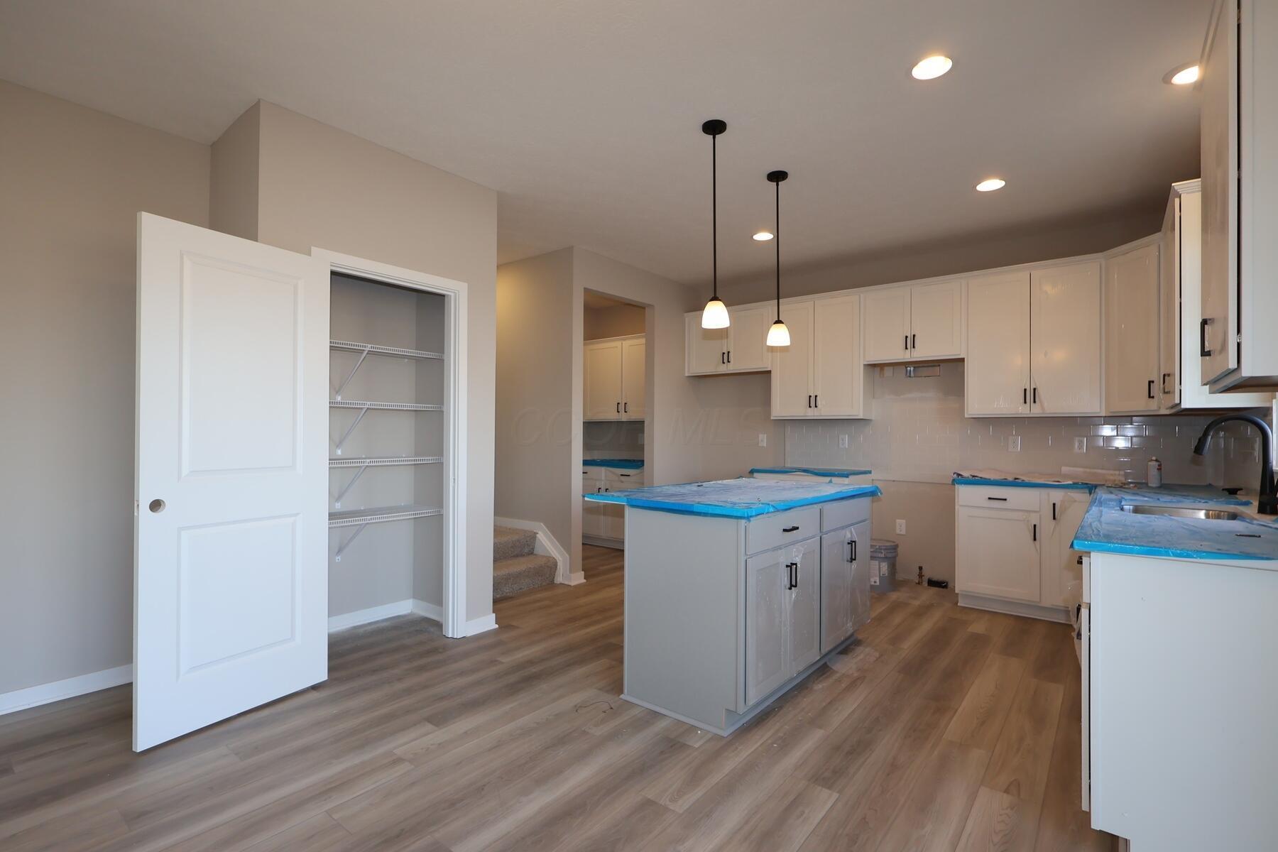 336 Cherry Hills Road Commercial Point, OH 43116 - Photo 4 of 19 Kitchen