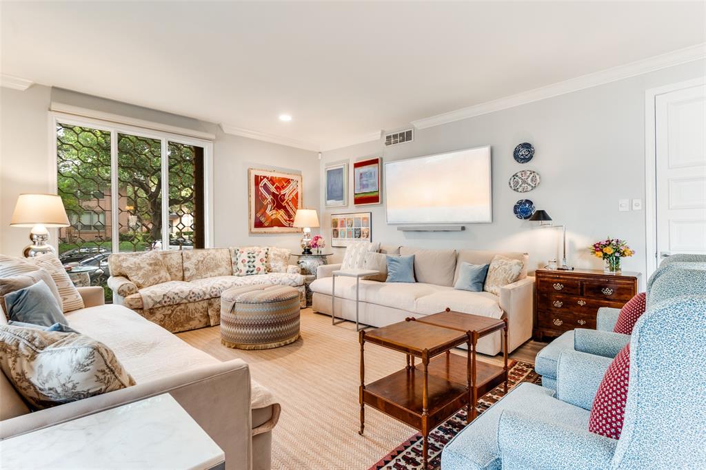 6306 Bandera Avenue, Unit B Dallas, TX 75225 - Photo 2 of 14 Living area featuring light-colored walls, crown molding, and recessed lighting