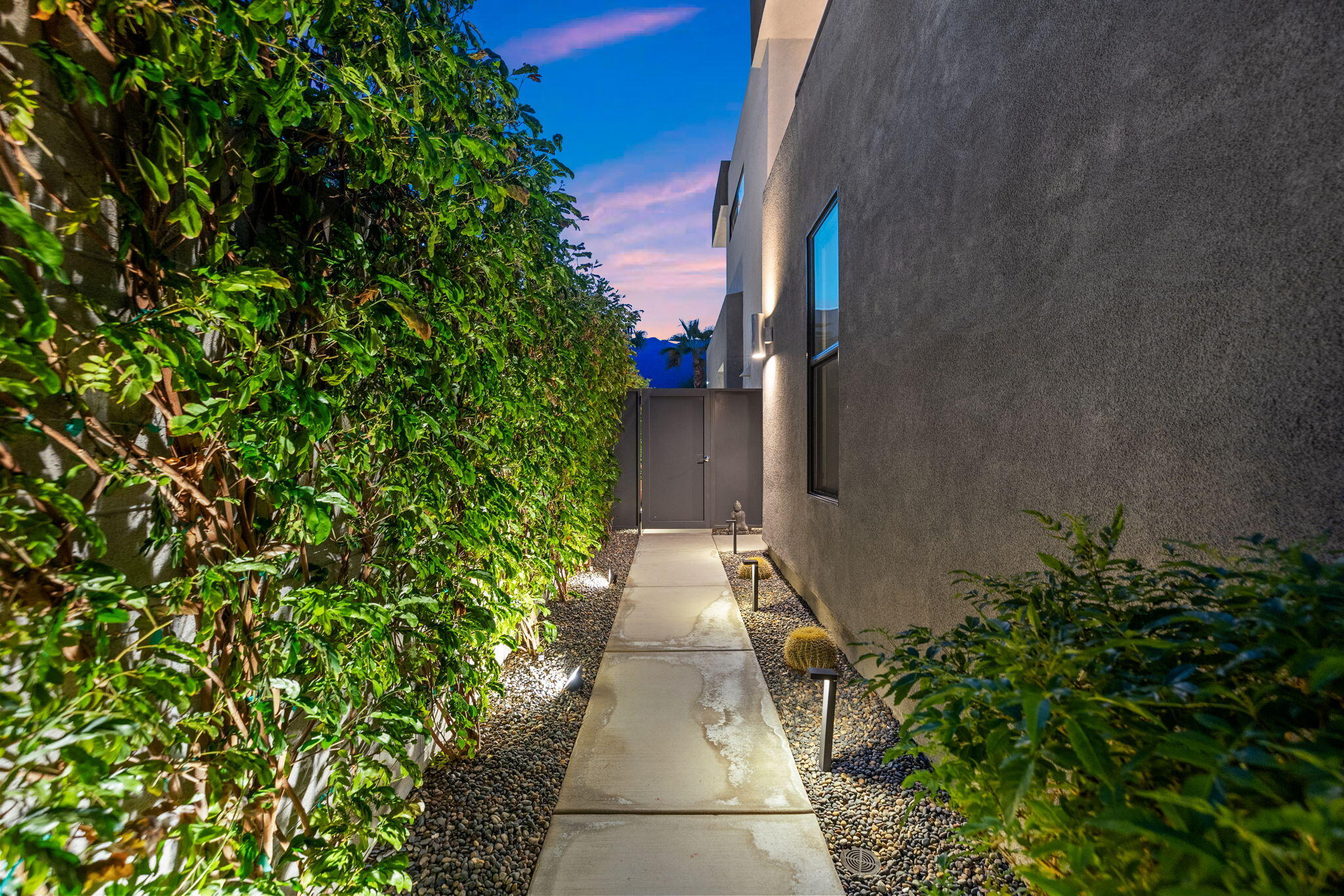 2691 Paragon Loop Palm Springs, CA 92262 - Photo 5 of 47 18-web-or-mls-8M4A4683