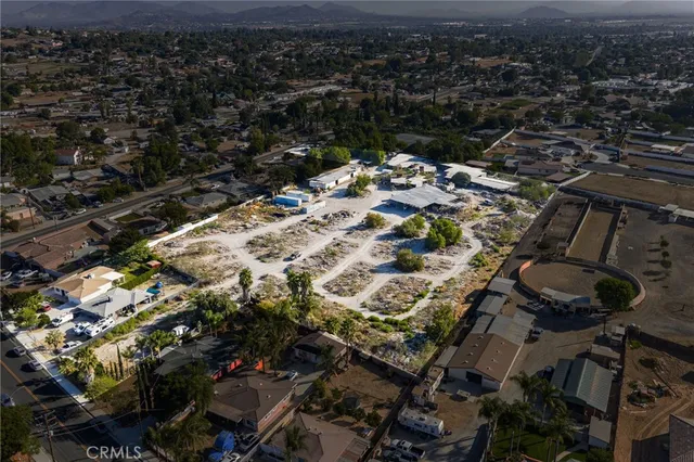 $6,000,000 | 10702 Cypress Avenue, Riverside, CA 92505