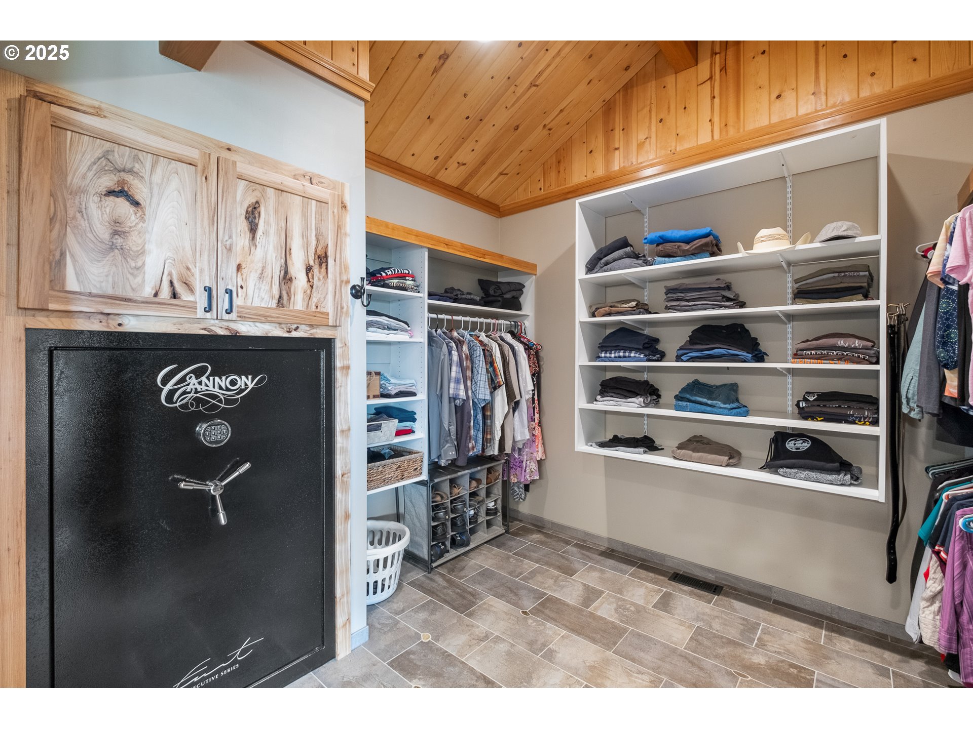 24911 Gap Road Brownsville, OR 97327 - Photo 17 of 44 a view of walk in closet