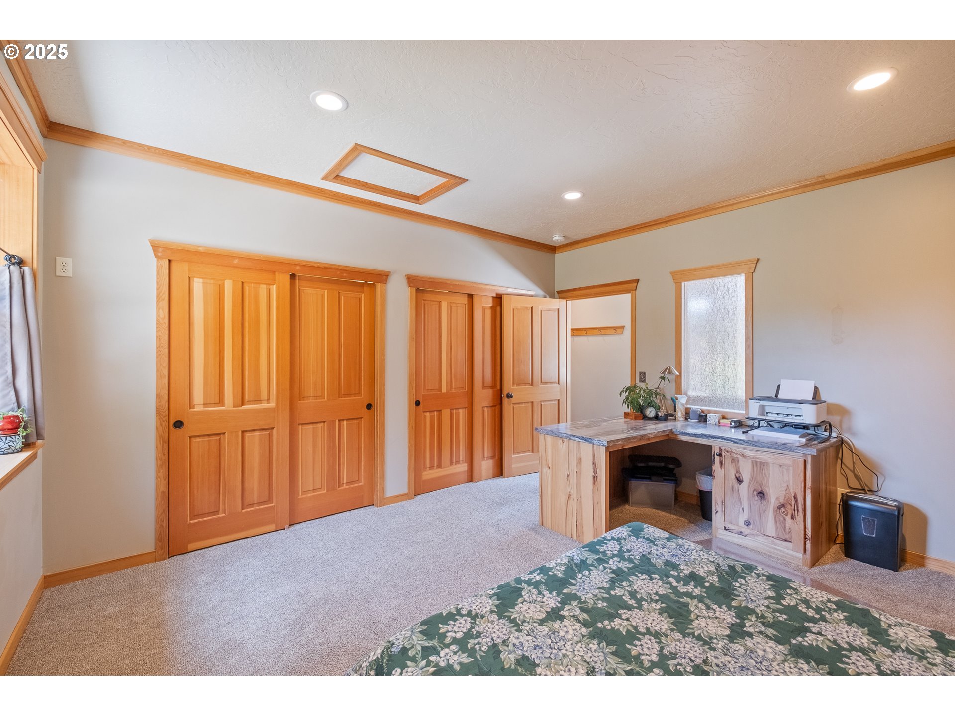 24911 Gap Road Brownsville, OR 97327 - Photo 21 of 44 a workspace with furniture and window