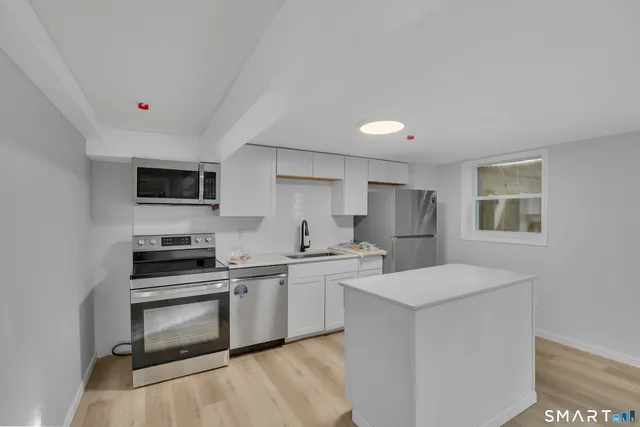 $2,200 | 194 Hartford Road, Unit C, Manchester, CT 06040