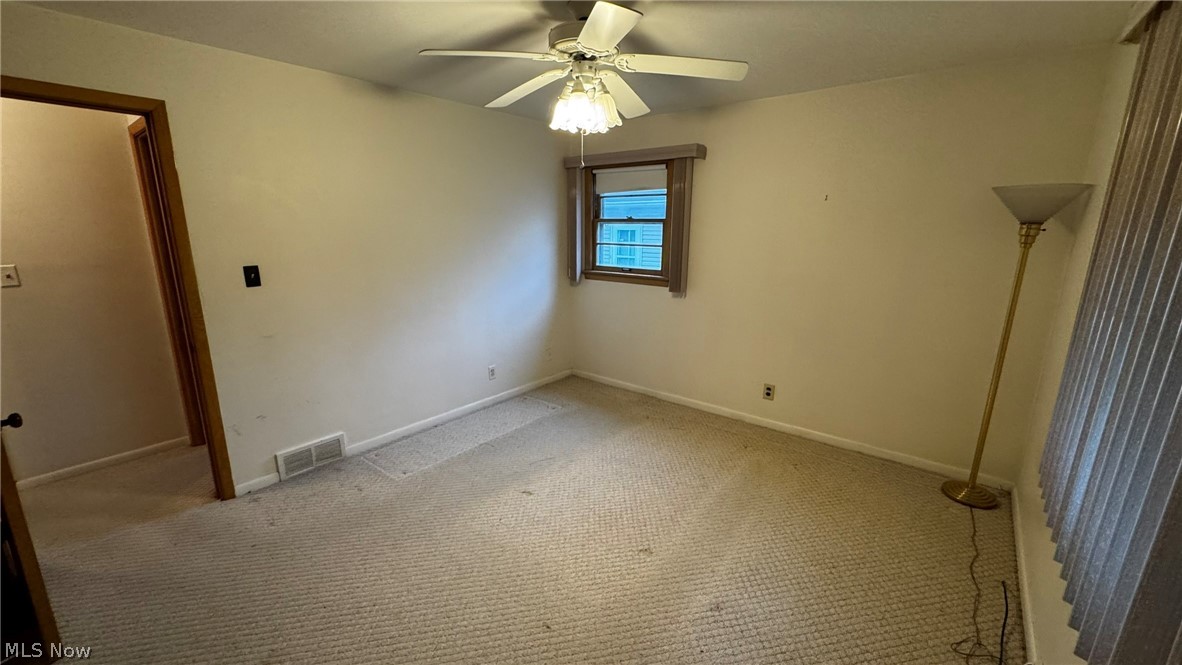 5202 Longton Road Lyndhurst, OH 44124 - Photo 16 of 38 1st floor primary bedroom