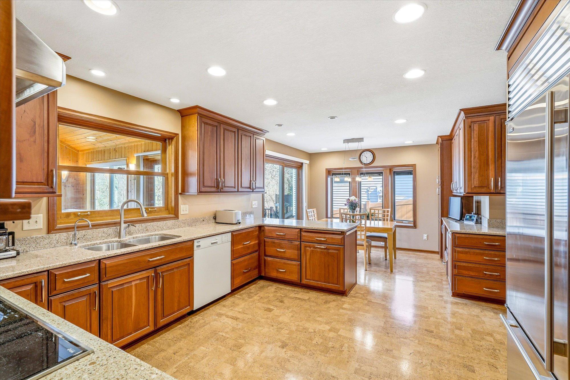 4564 Cliff Ridge Court Eagan, MN 55123 - Photo 14 of 64