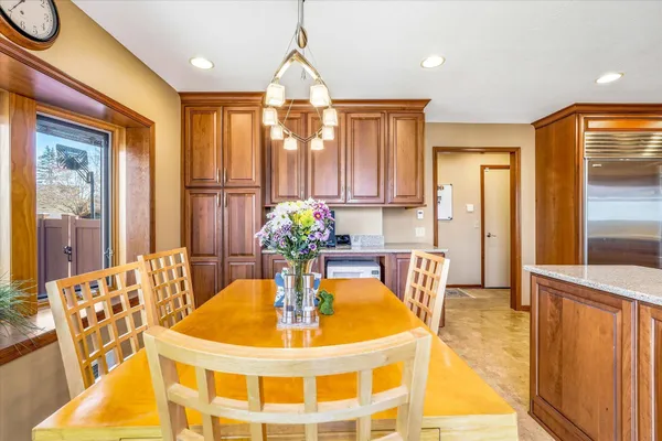 $625,000 | 4564 Cliff Ridge Court, Eagan, MN 55123