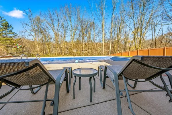 $625,000 | 4564 Cliff Ridge Court, Eagan, MN 55123