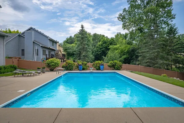 $625,000 | 4564 Cliff Ridge Court, Eagan, MN 55123