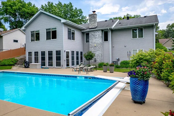 $625,000 | 4564 Cliff Ridge Court, Eagan, MN 55123