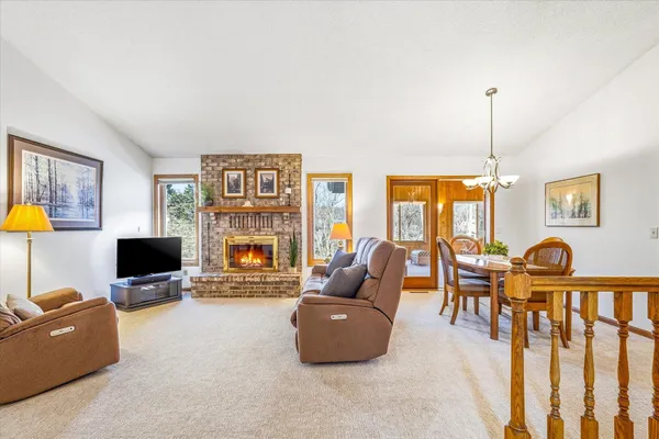 $625,000 | 4564 Cliff Ridge Court, Eagan, MN 55123
