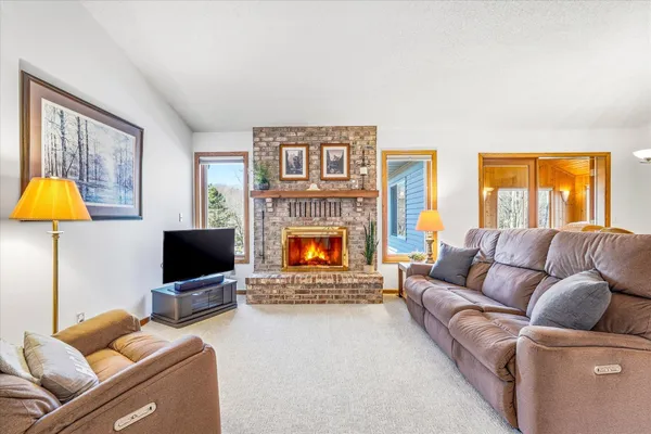 $625,000 | 4564 Cliff Ridge Court, Eagan, MN 55123