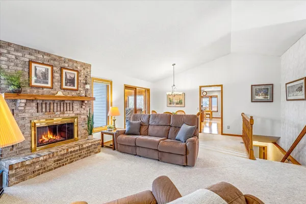 $625,000 | 4564 Cliff Ridge Court, Eagan, MN 55123