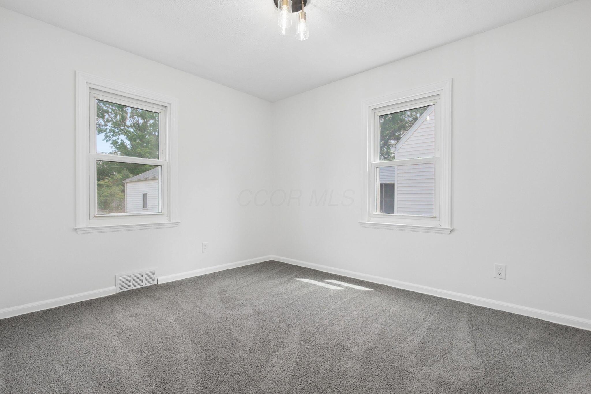 3466 Maize Road Columbus, OH 43224 - Photo 16 of 35 11-web-or-mls-3466-maize-rd