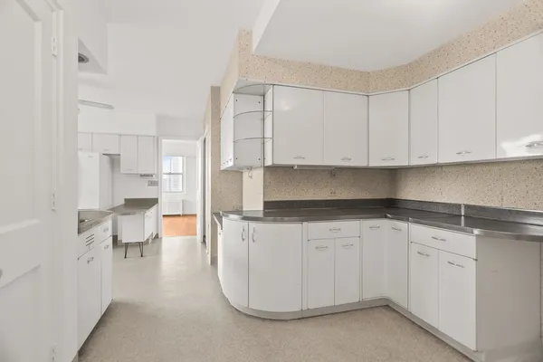 $500,000 | 5555 North Sheridan Road, Unit 1503, Chicago, IL 60640