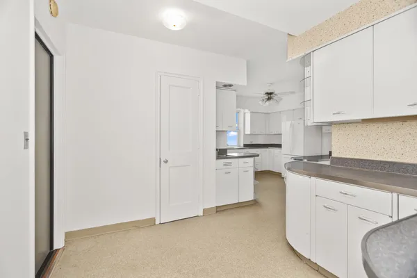 $500,000 | 5555 North Sheridan Road, Unit 1503, Chicago, IL 60640