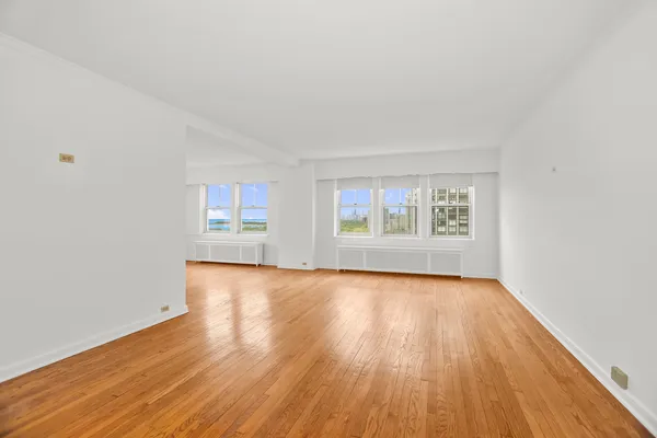 $500,000 | 5555 North Sheridan Road, Unit 1503, Chicago, IL 60640