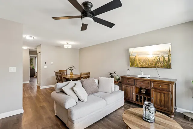 $274,900 | 336 Ozark Drive, Bolingbrook, IL 60440