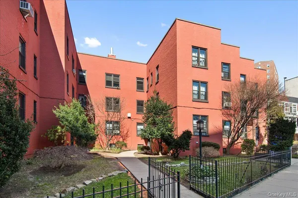 $314,995 | 510 Kappock Street, Unit 3B | Spuyten Duyvil