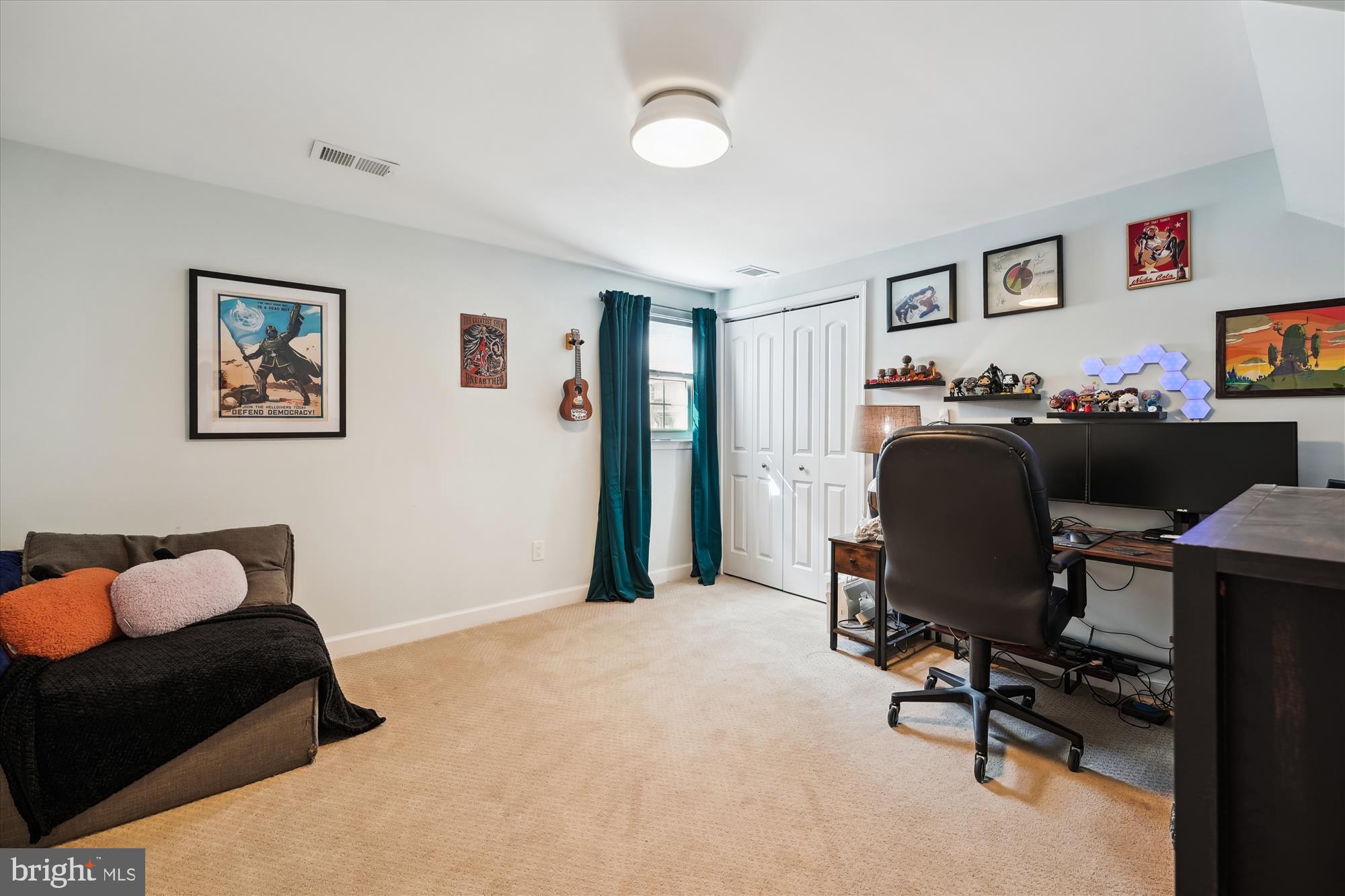 5404 Well Spring Road La Plata, MD 20646 - Photo 27 of 34 a bedroom with a workspace