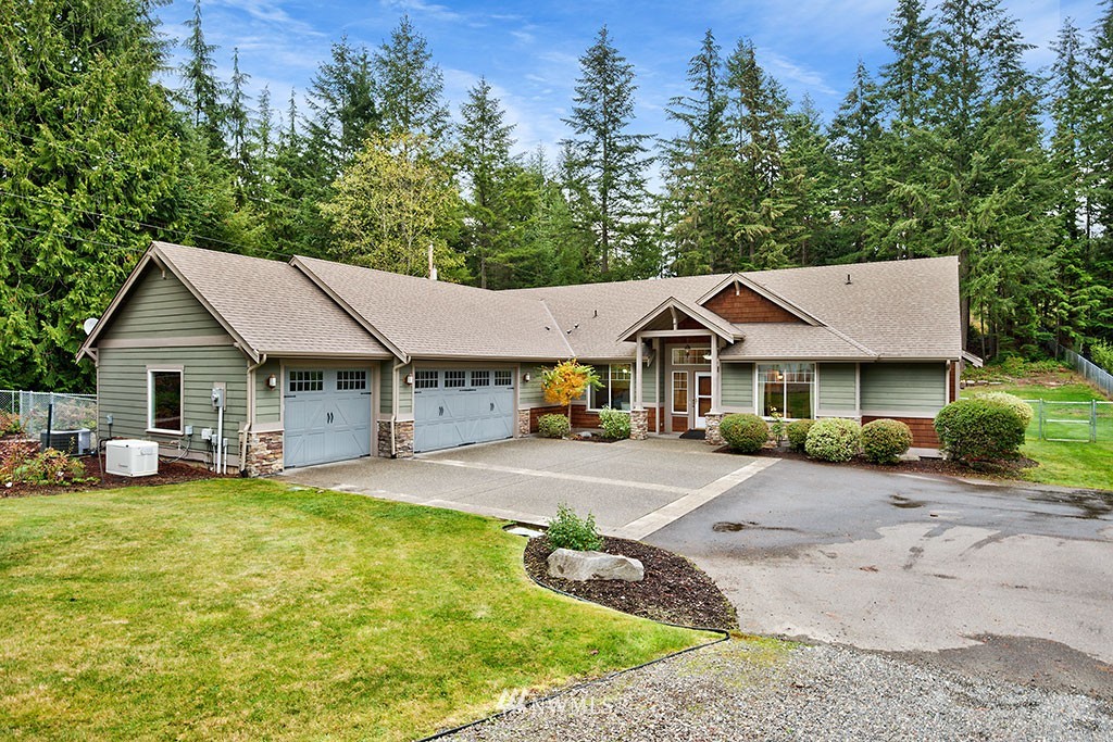8413 Southeast View Park Road Port Orchard, WA 98367 - Photo 1 of 25 Gallery Image 1