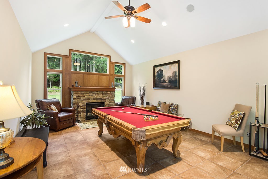 8413 Southeast View Park Road Port Orchard, WA 98367 - Photo 2 of 25 Gallery Image 2