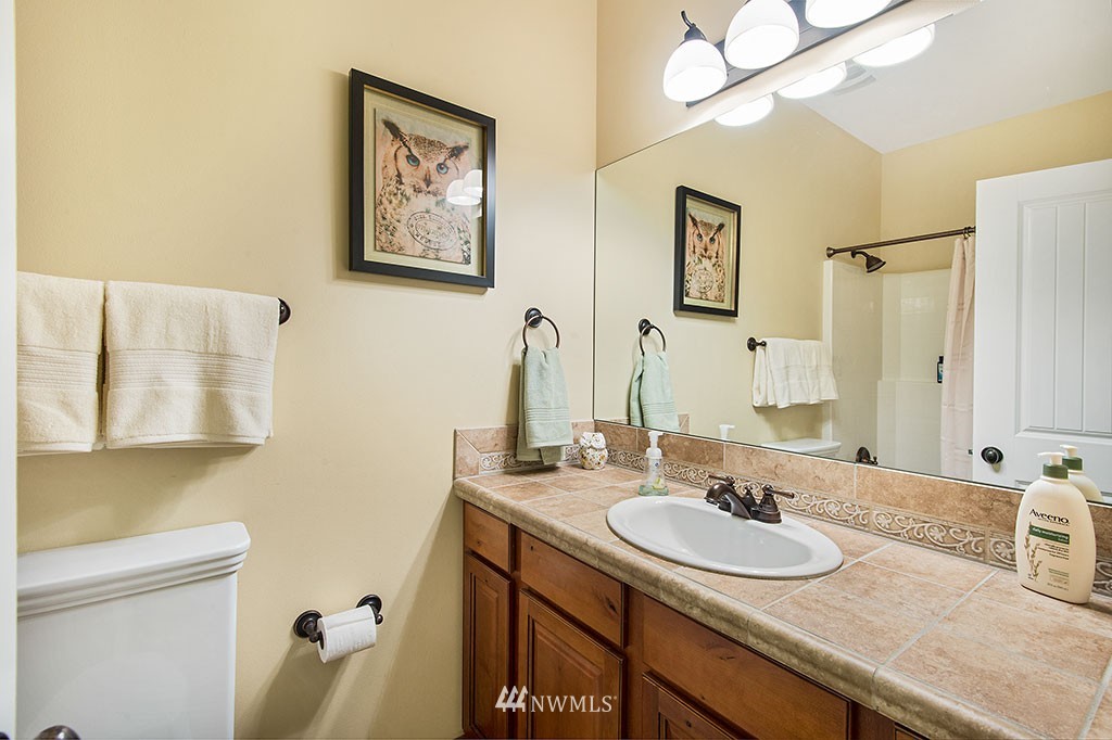 8413 Southeast View Park Road Port Orchard, WA 98367 - Photo 12 of 25 Gallery Image 12