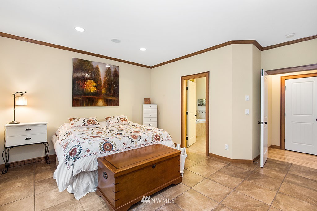 8413 Southeast View Park Road Port Orchard, WA 98367 - Photo 17 of 25 Gallery Image 17