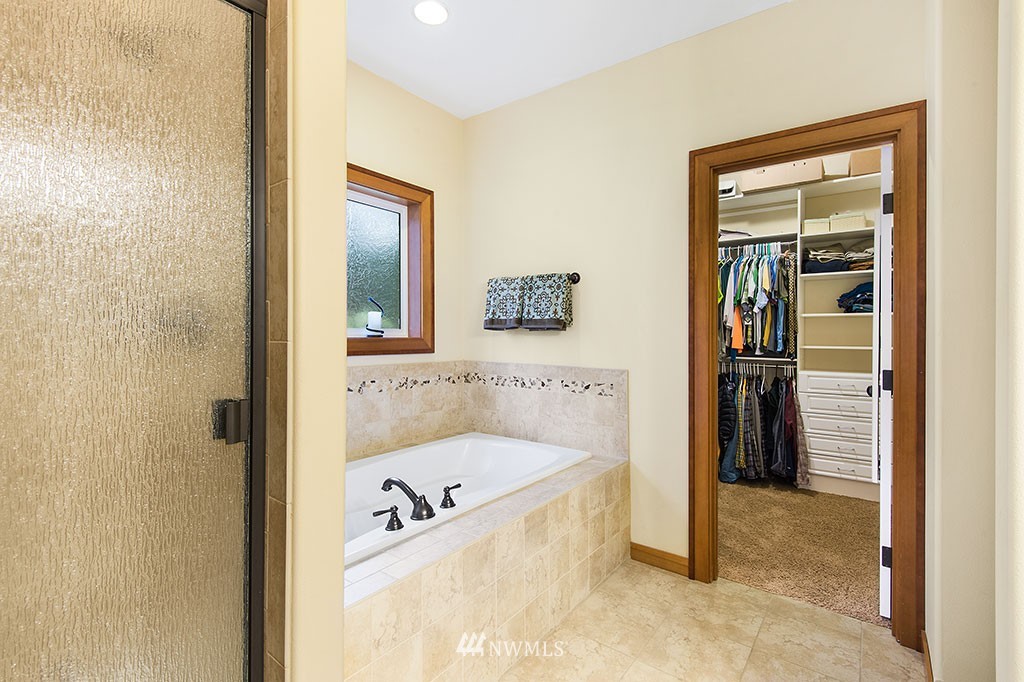8413 Southeast View Park Road Port Orchard, WA 98367 - Photo 18 of 25 Gallery Image 18