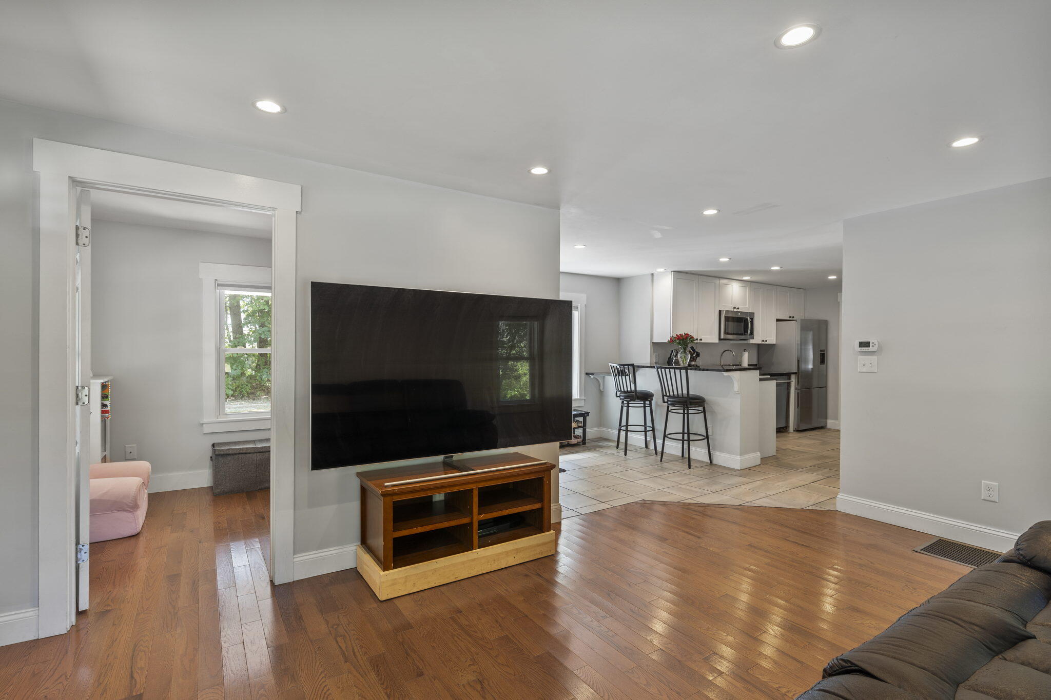 200 Sinnott Road Arundel, ME 04046 - Photo 7 of 32 Living Room