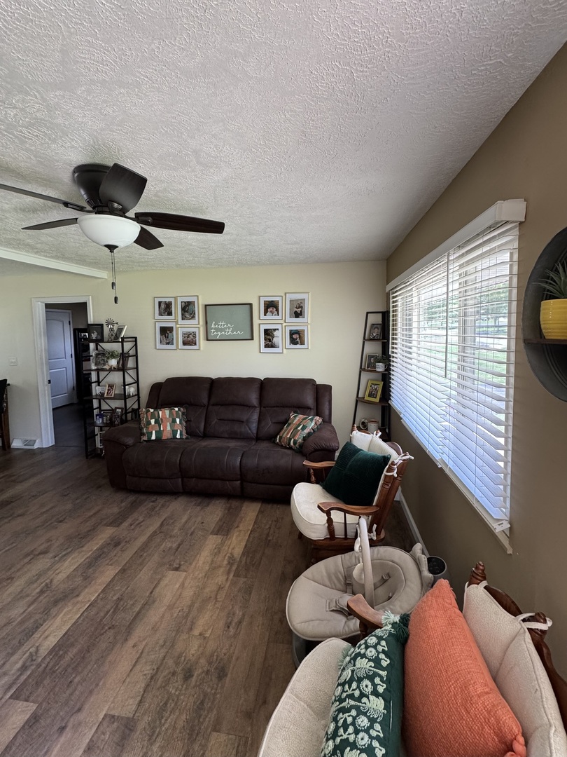 326 Rowe Drive Bloomington, IL 61701 - Photo 5 of 20