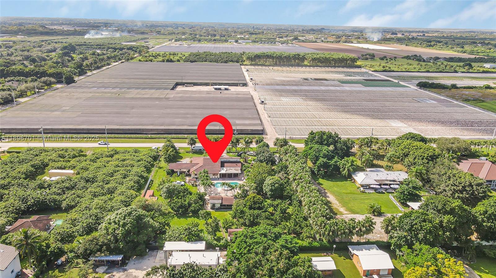 19491 Southwest 216th Street Miami, FL 33187 - Photo 35 of 37 a view of a outdoor space