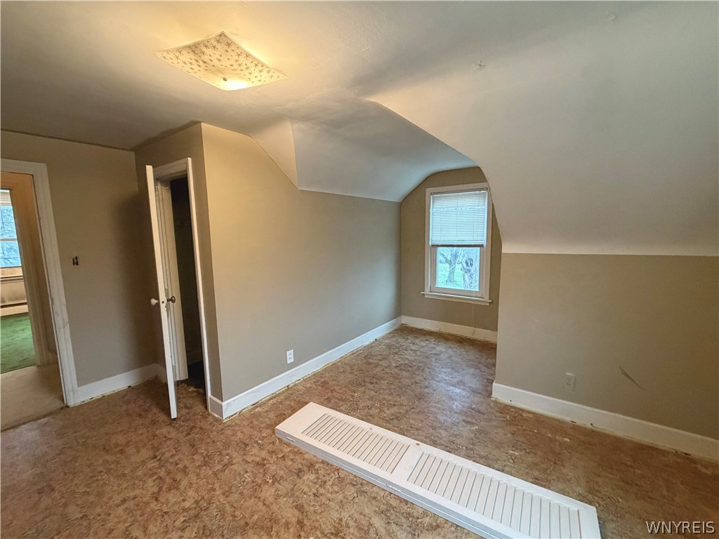 223 Harding Road Amherst, NY 14221 - Photo 17 of 38