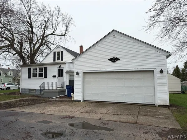 $215,000 | 223 Harding Road, Amherst, NY 14221