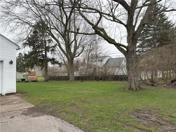 $215,000 | 223 Harding Road, Amherst, NY 14221