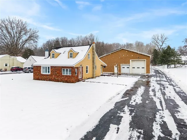 $400,000 | 4101 Elmcrest Road, Clay, NY 13090